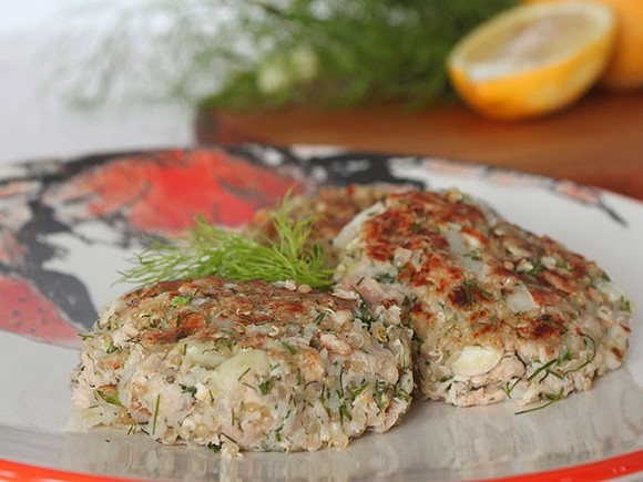 Quinoa Salmon Cakes with Dill and Fennel recipe