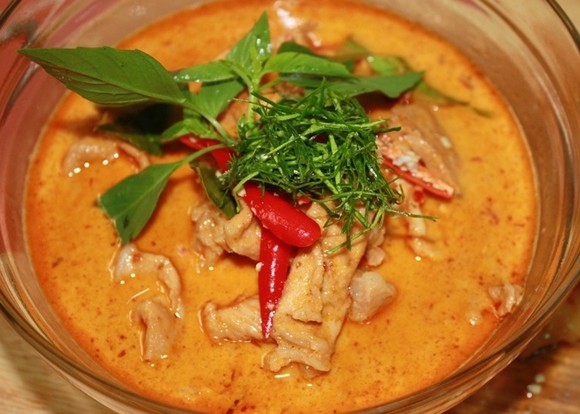 Panang Gai (Thai Panang Chicken Curry) recipe by Thai Food Recipe
