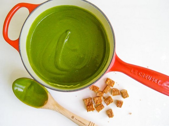 Curried Pea and Lettuce Soup with Tempeh Croutons recipe photo