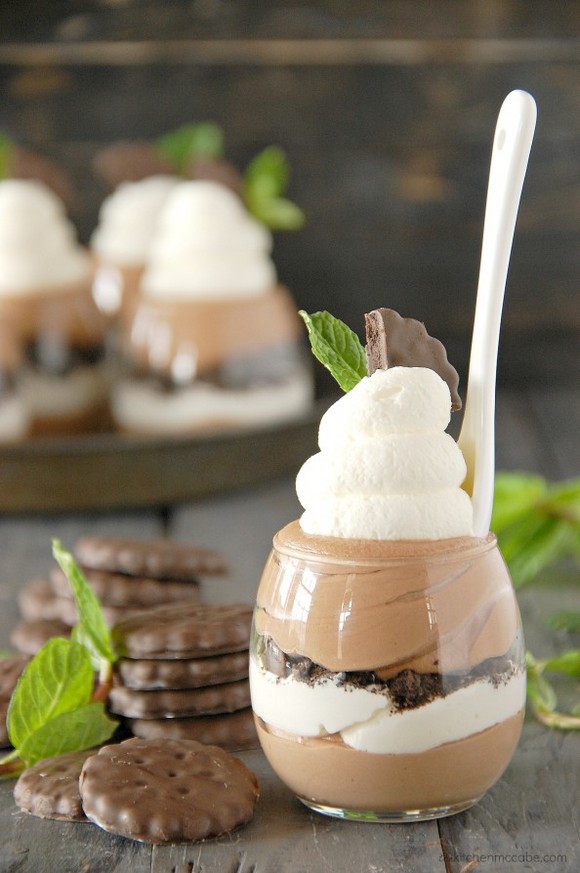 Mint Chocolate Mousse Cookies & Cream Parfait recipe photo