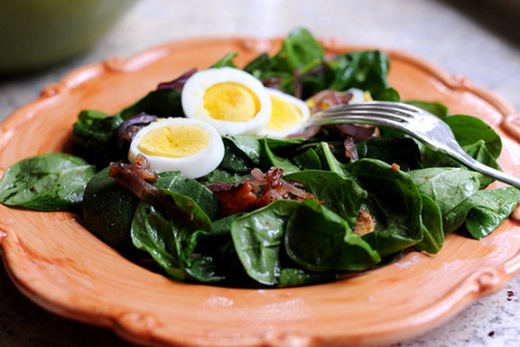 Spinach Salad with Warm Bacon Dressing recipe