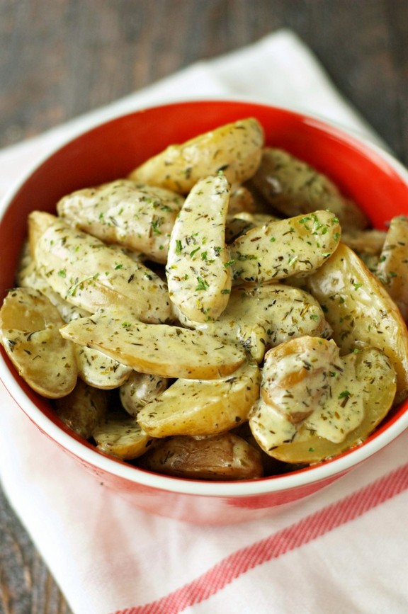 Crockpot Creamy Herbed Fingerling Potatoes recipe The Food Explorer