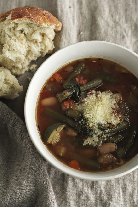 Super Easy Crock Pot Minestrone Soup recipe The Food Explorer