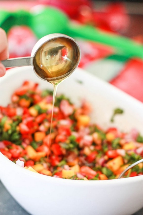 9 Super Bowl Foods That Won't Derail Your Diet - 1. Salsa
