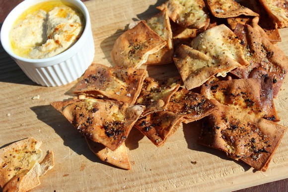 Baked Pita Chips with Hummus