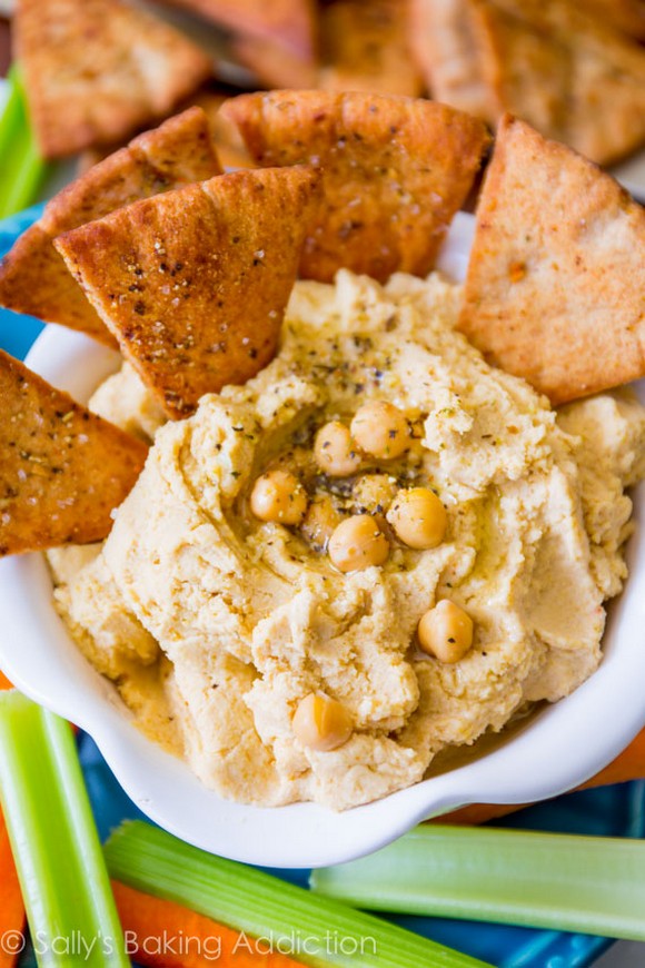 Homemade Hummus with Crunchy & Spiced Baked Pita Chips