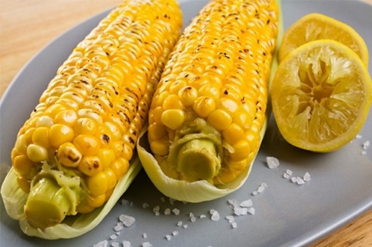 Easy Crock Pot Corn on the Cob with Garlic Butter