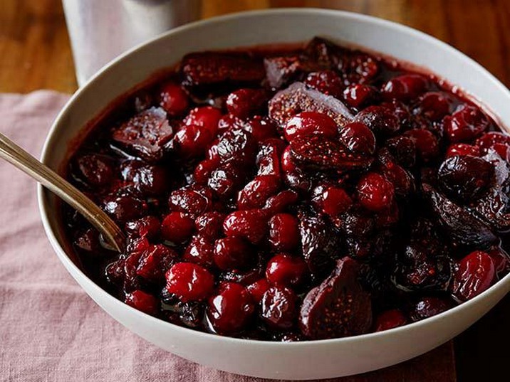 Cranberry Sauce with Pinot and Figs Recipe