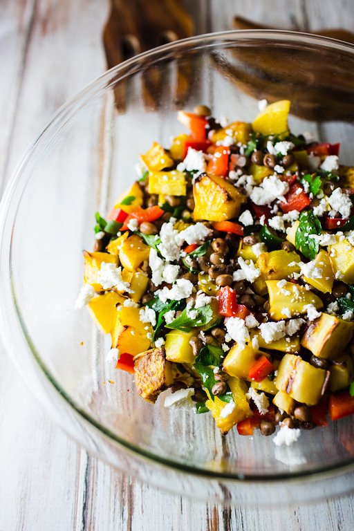 https://www.sidewalkshoes.com/black-eyed-peas-salad-with-roasted-butternut-squash-and-goat-cheese/