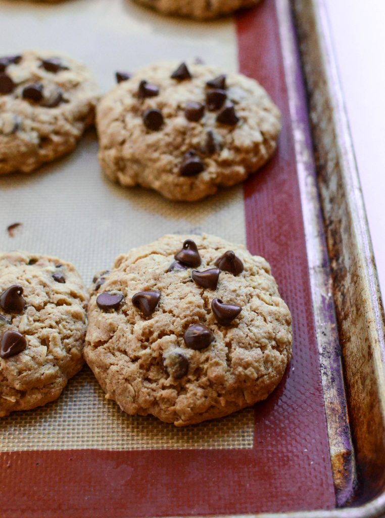 http://www.blessthismessplease.com/2016/03/chocolate-chip-cookies-with-honey-and-whole-wheat-flour.html