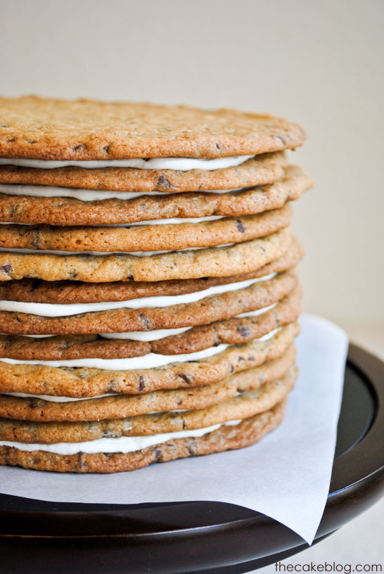 http://thecakeblog.com/2012/10/diy-chocolate-chip-cookie-cake.html