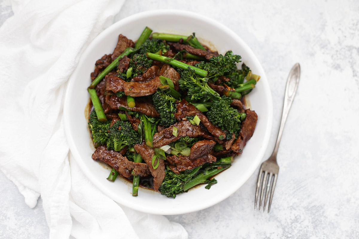 https://www.onelovelylife.com/healthy-beef-and-broccoli/