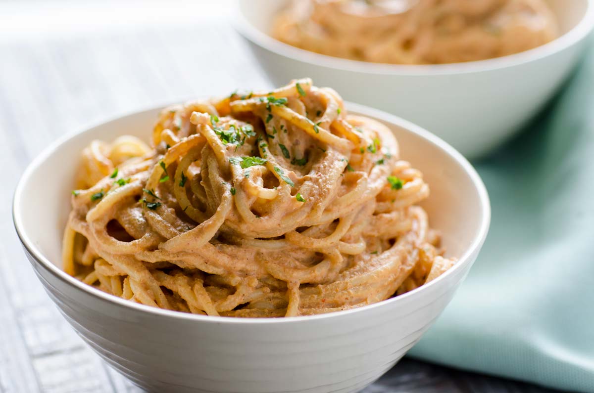 https://dorastable.com/vegan-creamy-chipotle-pasta/